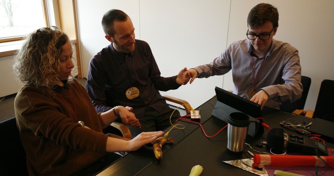 Participants hacked single-player games to foster collaboration, Flow Athens workshop